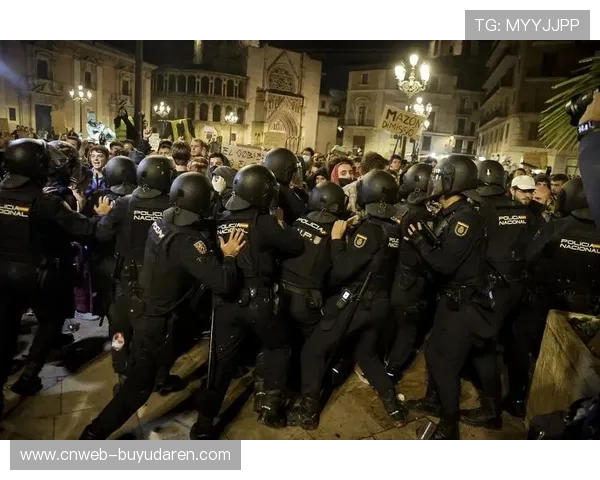 极端天气频发，西班牙基层足球赛事面临调整与挑战