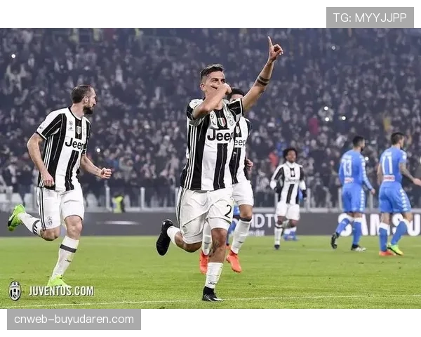 战术镜头：那不勒斯中场休息后变阵，意图加强左肋部的渗透力度